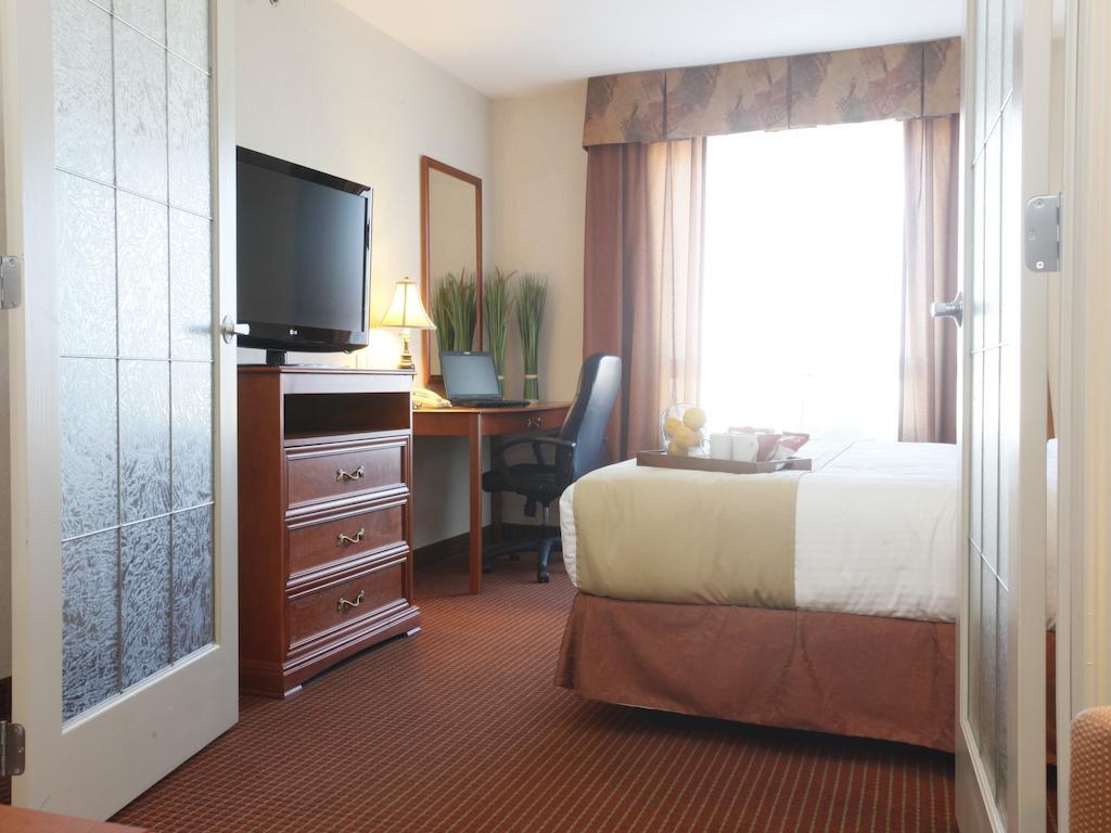 Stonebridge Hotel 4*